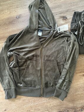 Felina Olive Green Velour Zip Hoodie set size M. Brand new